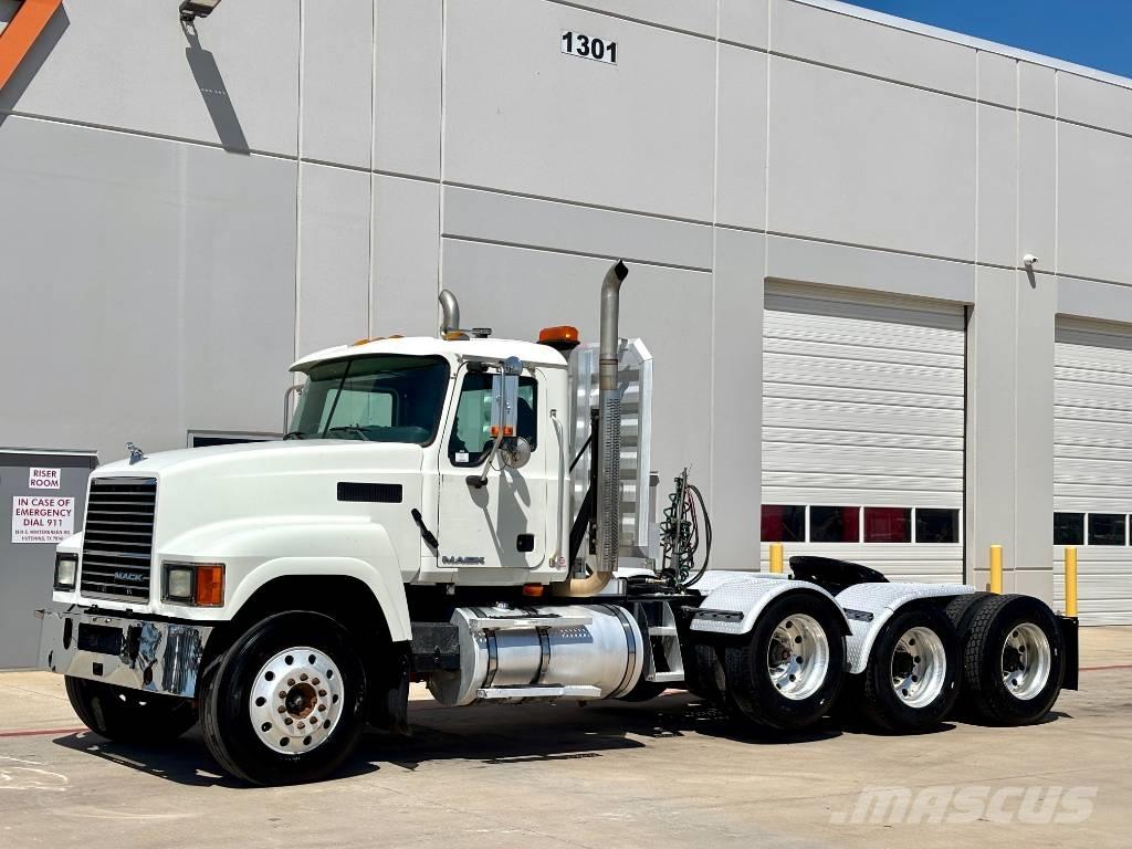 Mack CHU 613 Conventional Trucks / Tractor Trucks