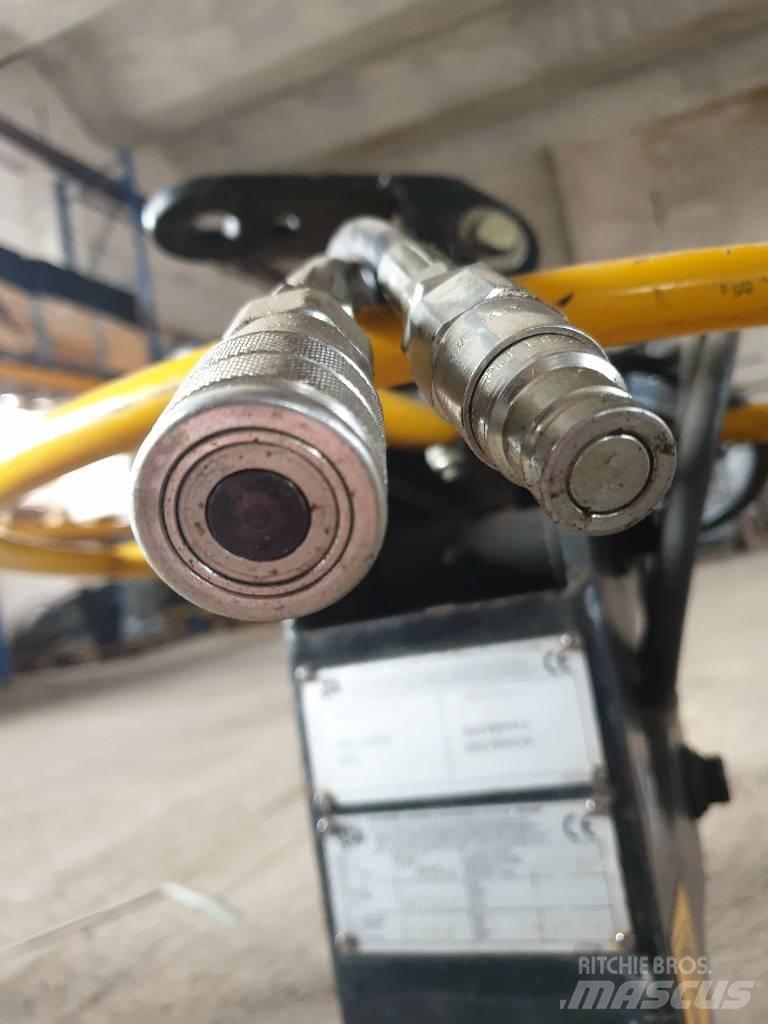 JCB Bordsteinzange Other