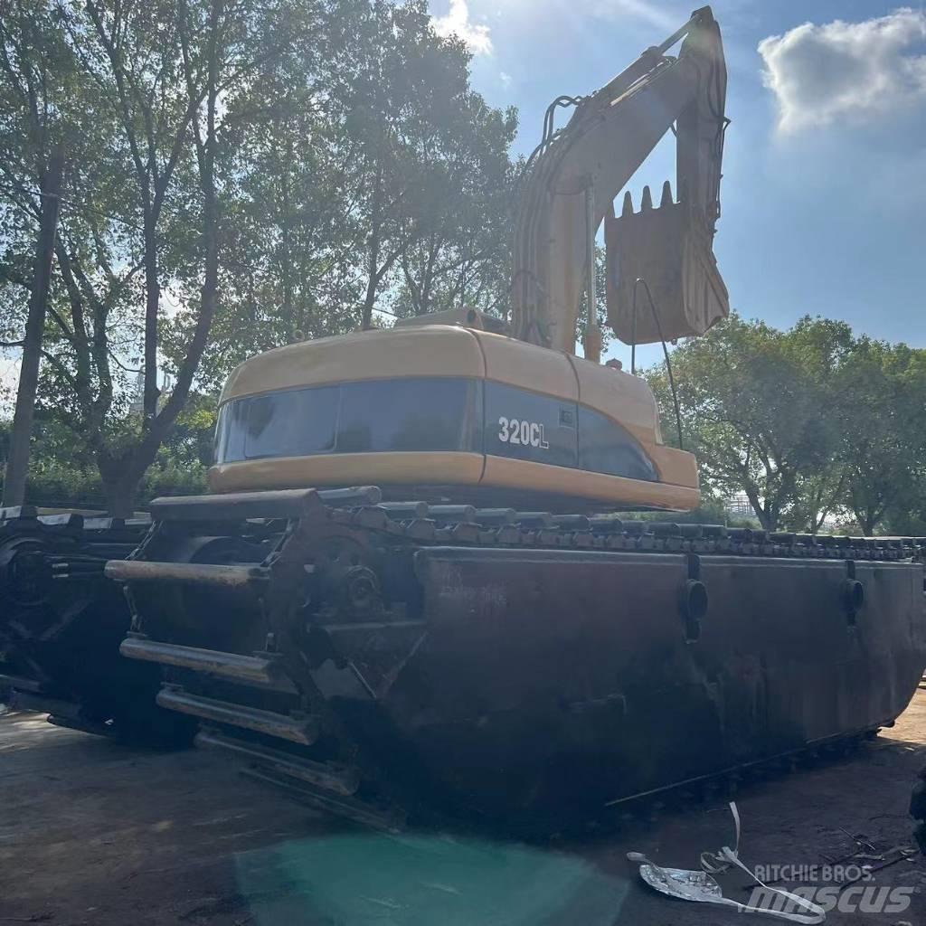 CAT 320 C Amphibious Excavators