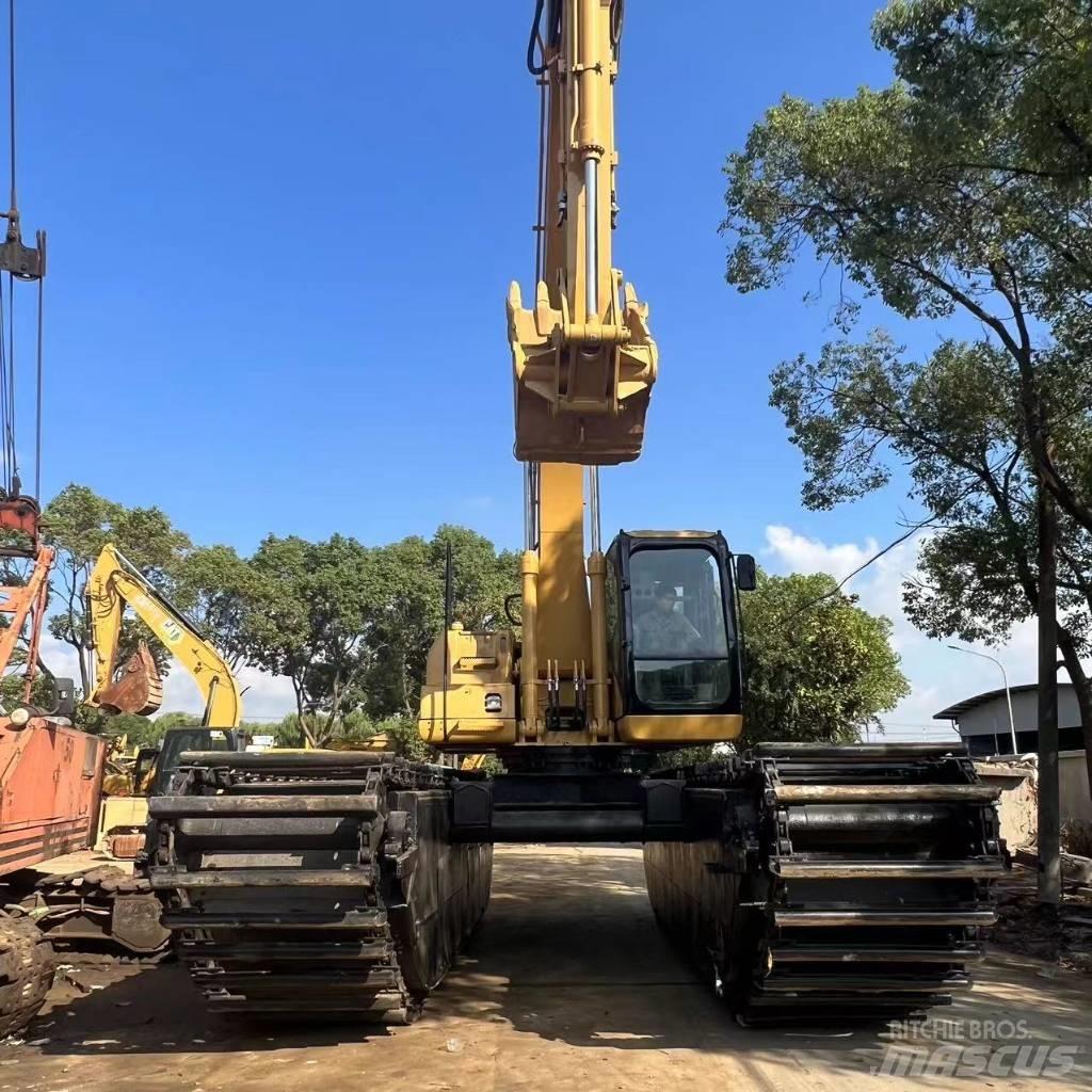 CAT 320 C Amphibious Excavators
