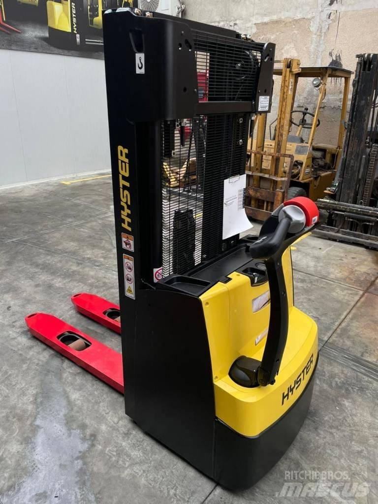 Hyster S 1.2 Pedestrian stacker