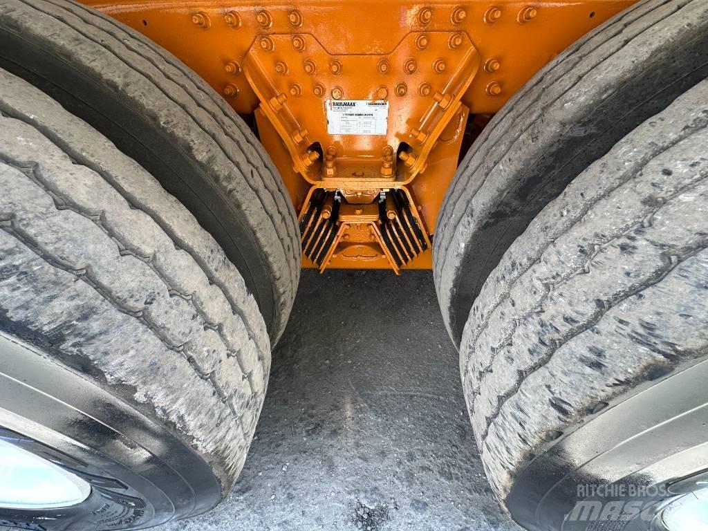 Autocar WX64 Vacuum Trucks