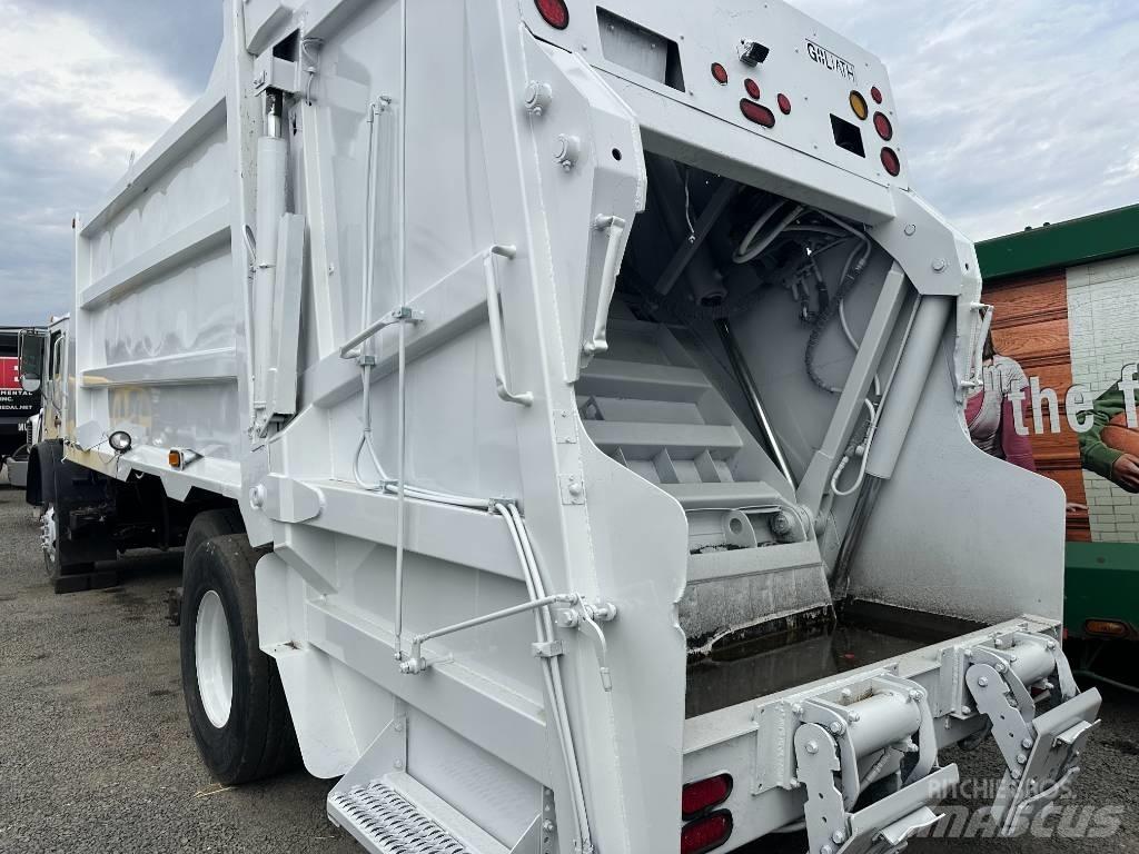 Mack MRU Garbage Trucks / Recycling Trucks