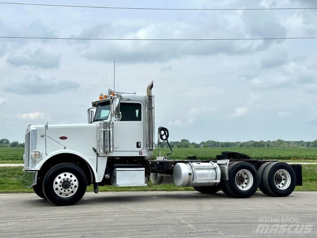 Peterbilt 389 Conventional Trucks / Tractor Trucks
