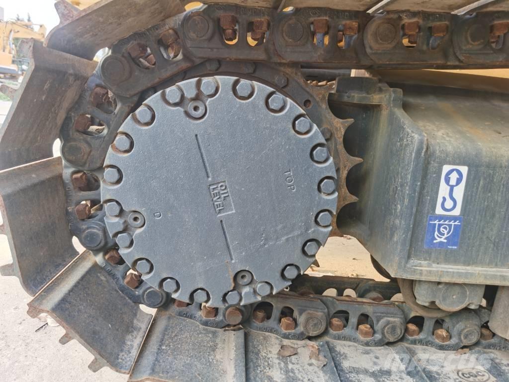 Komatsu PC 220-7 Crawler Excavators