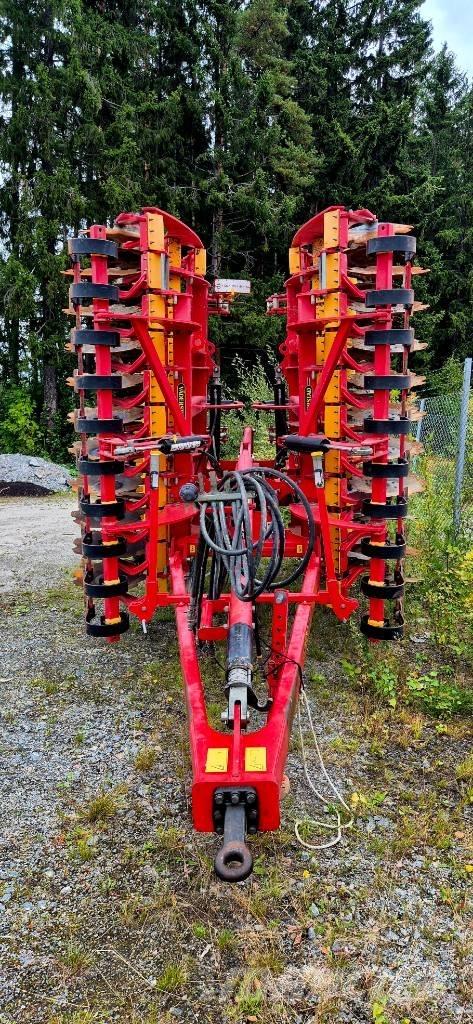 Väderstad Carrier525 Cultivators