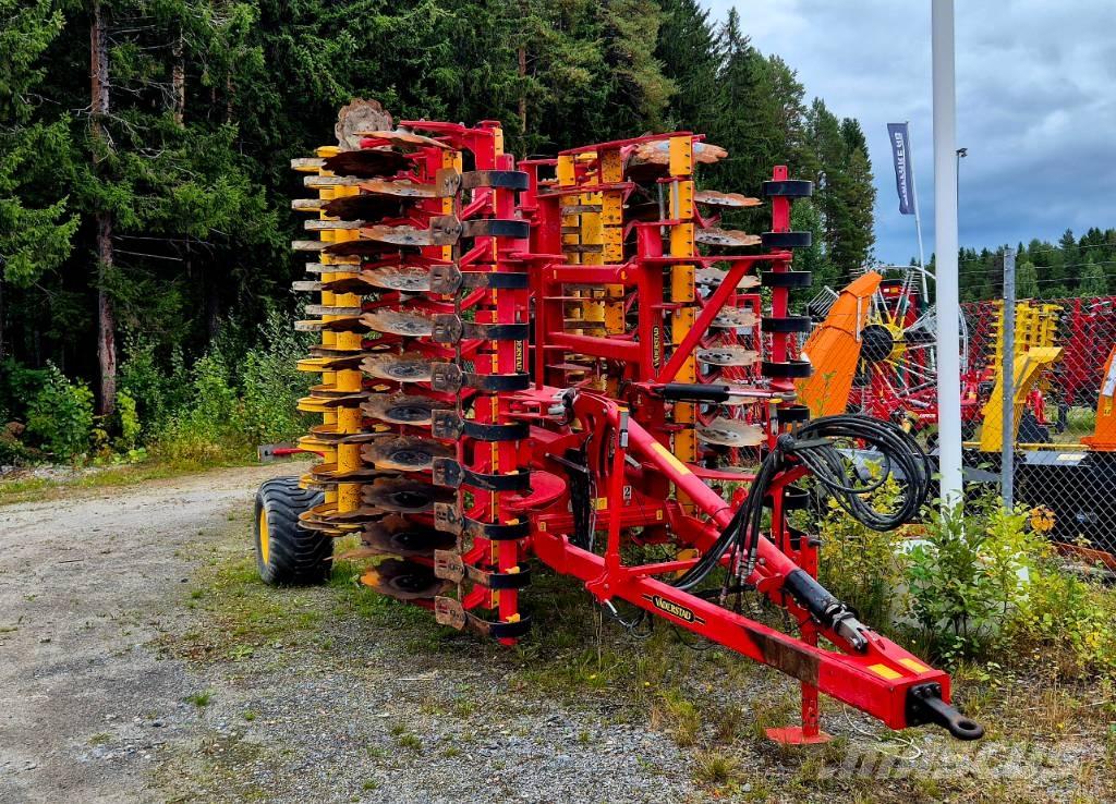 Väderstad Carrier525 Cultivators