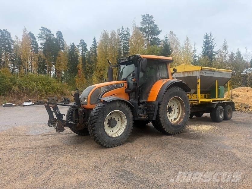 Valtra N142 Tractors