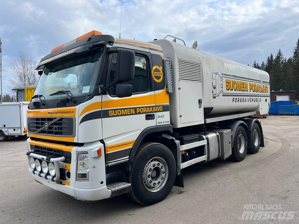 Volvo FM9 Vacuum Trucks