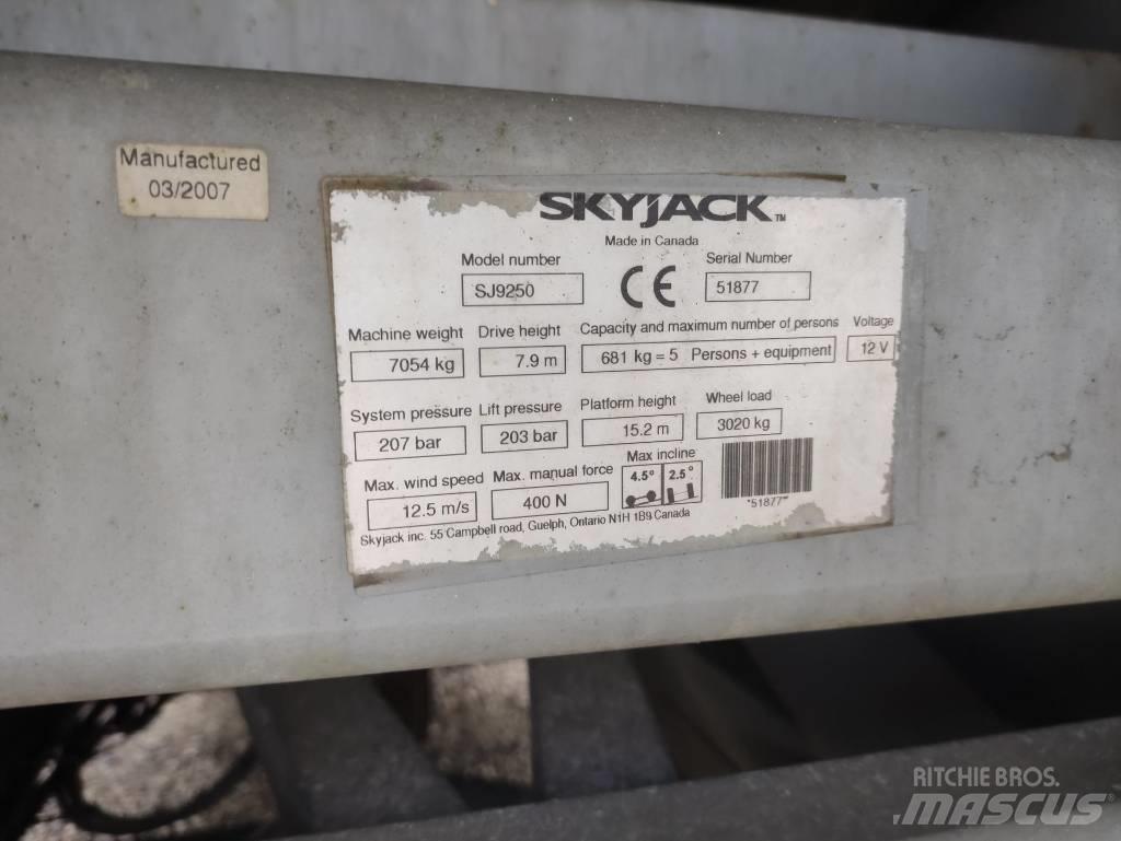 SkyJack SJ 9250 Scissor Lifts