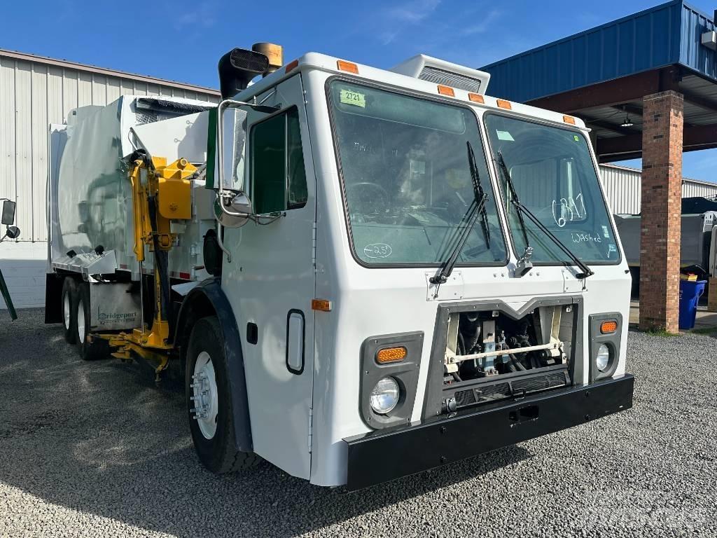 Mack LEU613 Garbage Trucks / Recycling Trucks