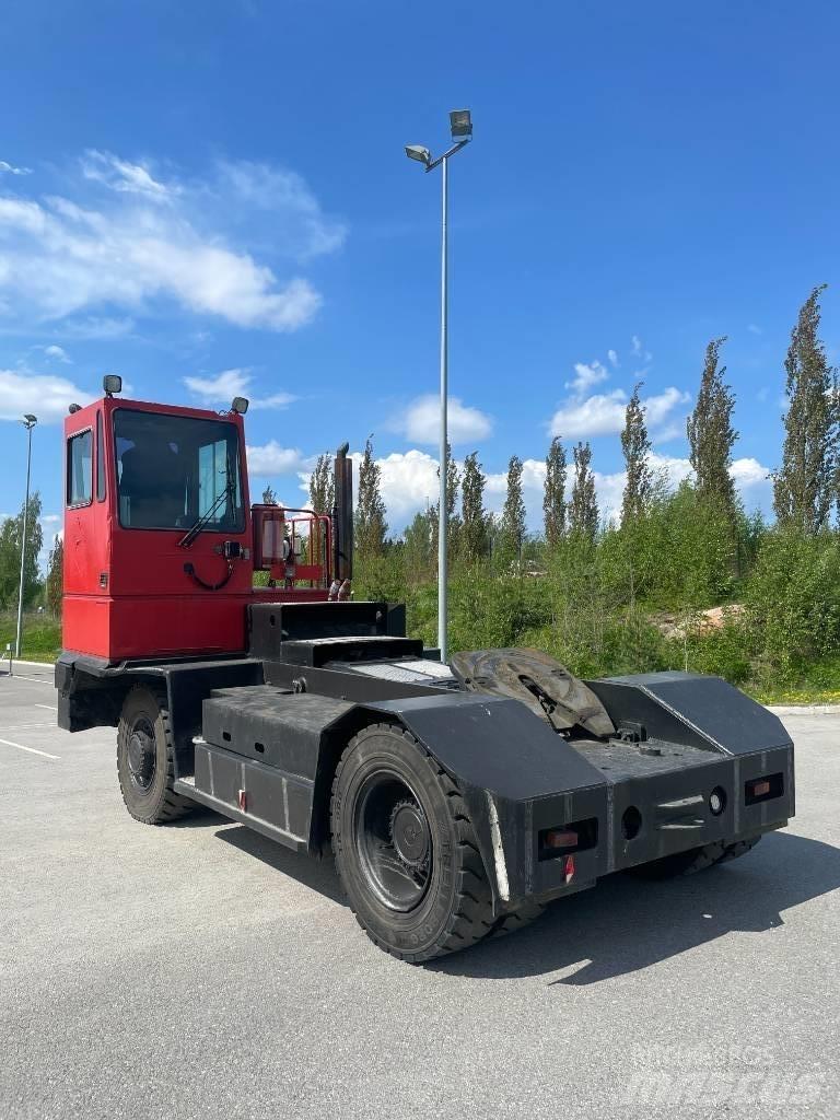 Kalmar TRX252 Shunt Trucks