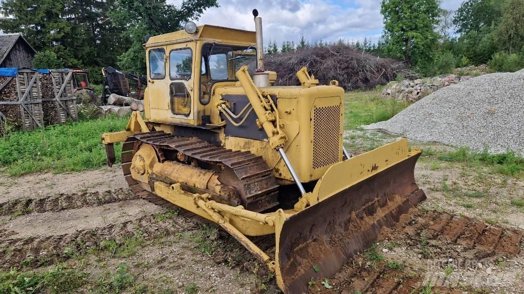 CAT D 4 D Crawler dozers