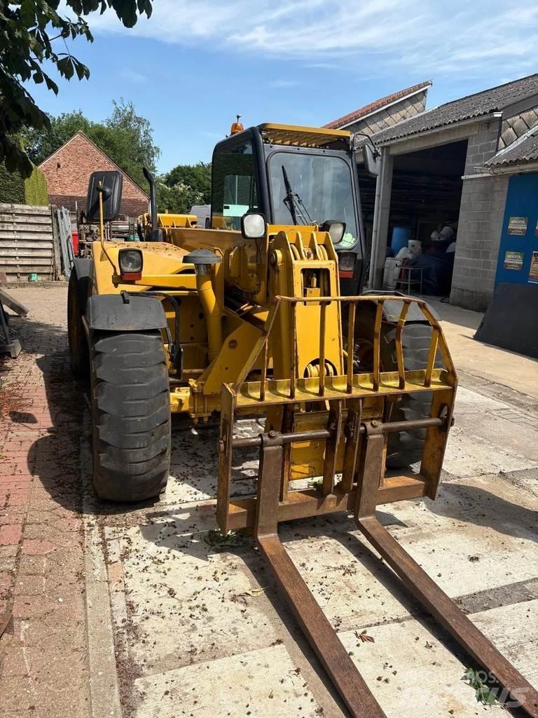 CAT TH62 Telehandlers for Agriculture