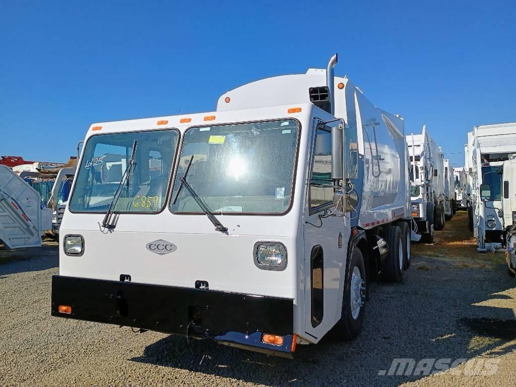 Crane Carrier LE Garbage Trucks / Recycling Trucks