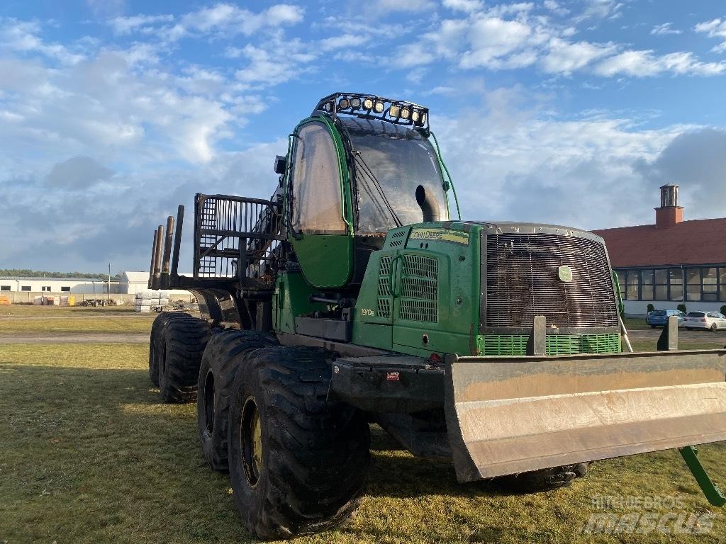 John Deere 1910 E Forwarders