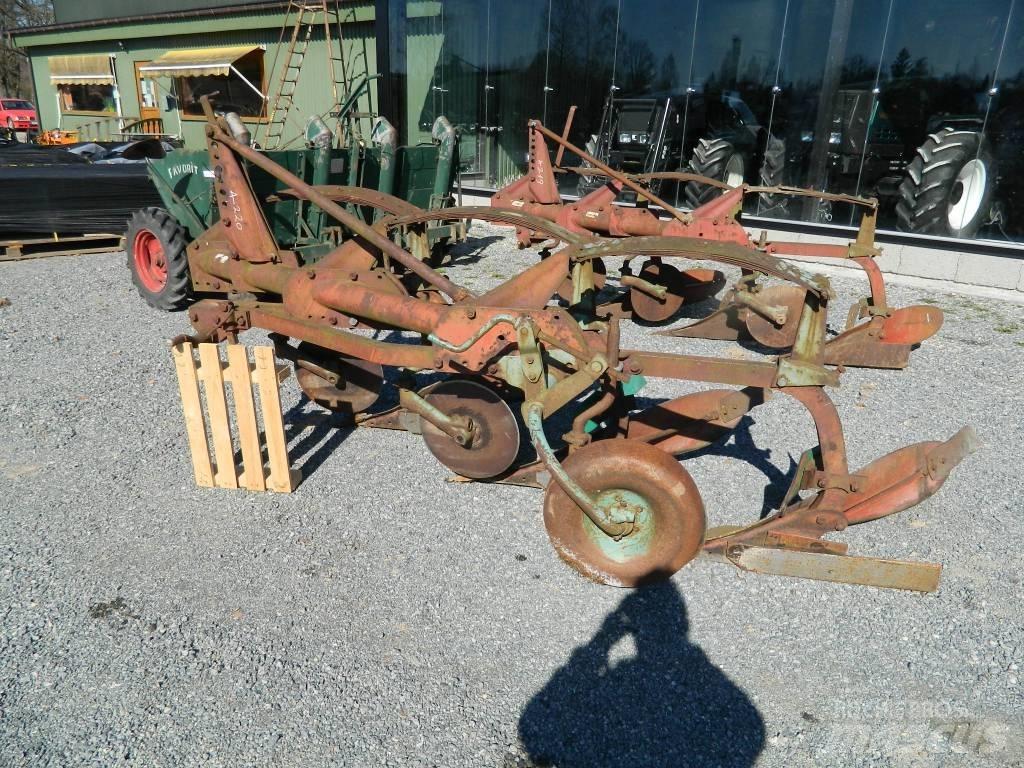 Kverneland 3k Plows
