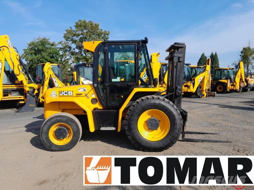 JCB 930-4 Rough Terrain Trucks