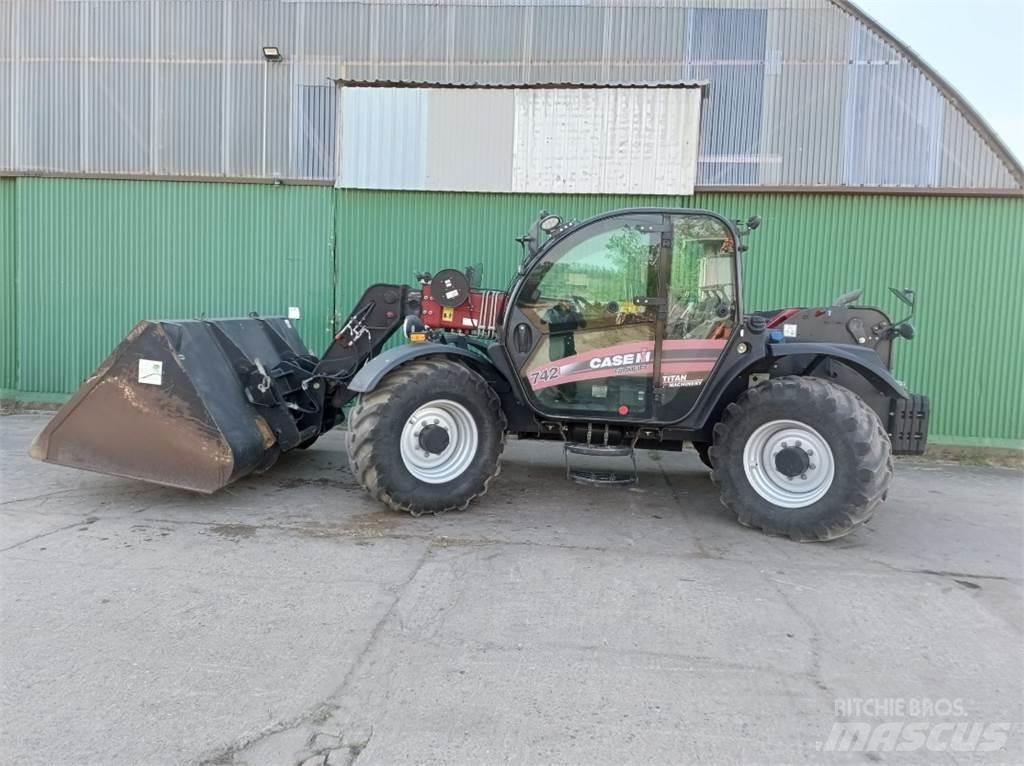 CASE 742 Farmlift Telescopic Handlers