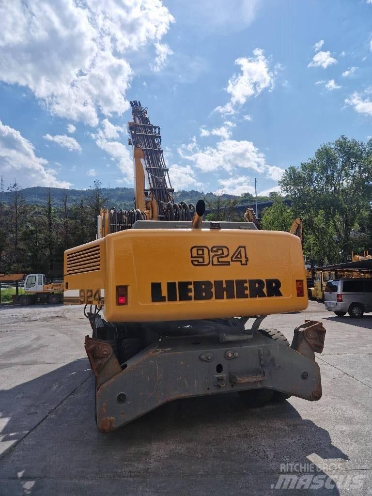 Liebherr A924C Waste / Industry Handlers