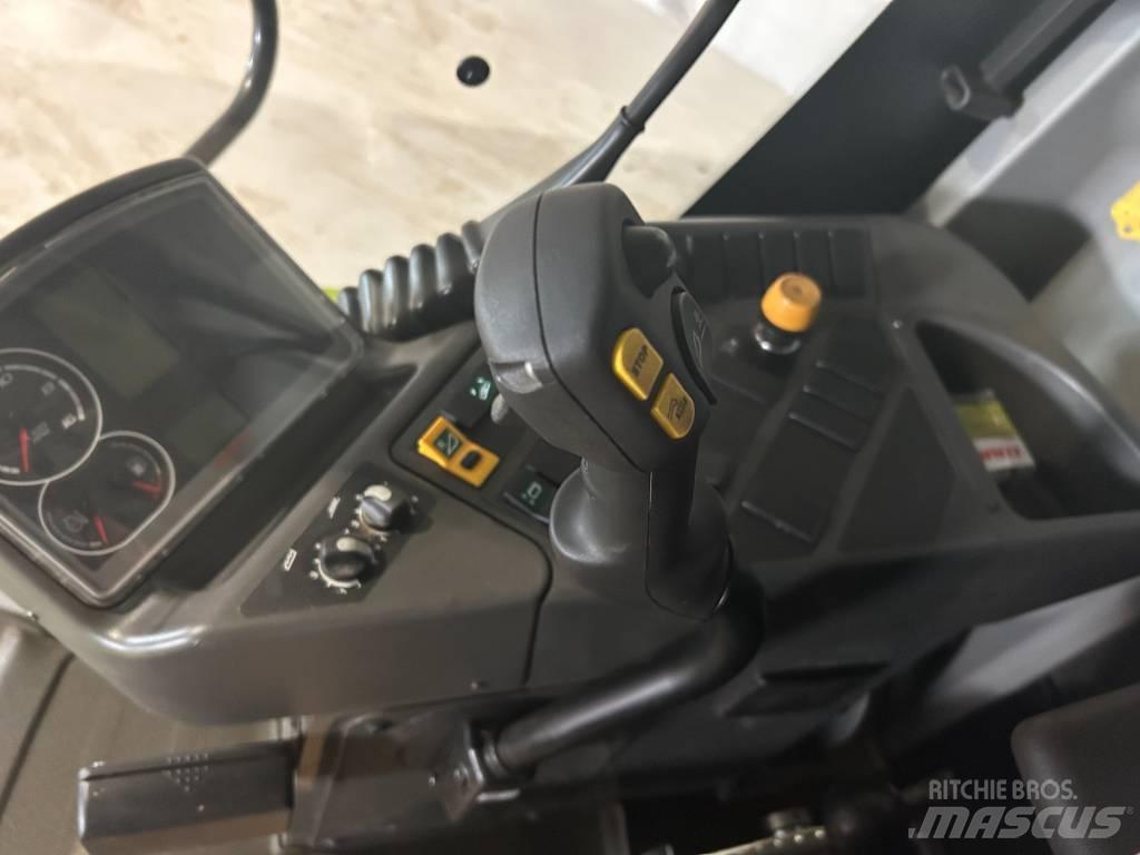 CLAAS Avero 240 Combine Harvesters