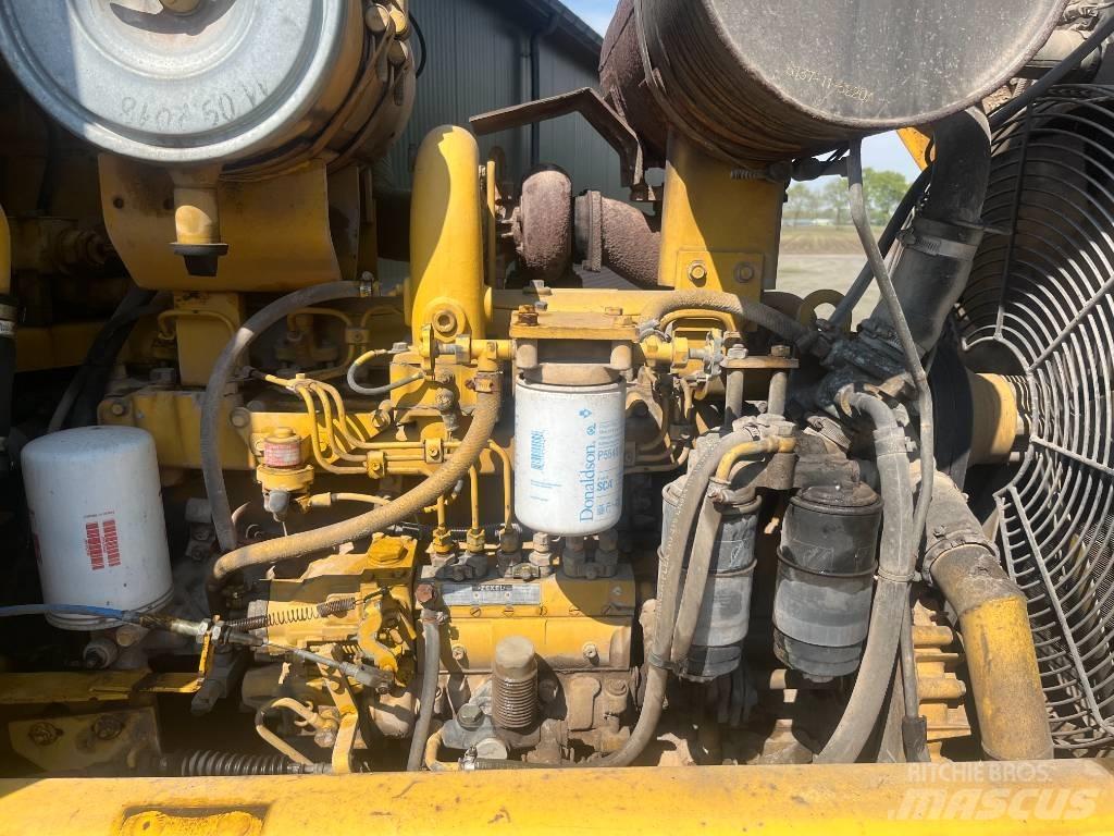 Komatsu WA 320-1 Wheel Loaders