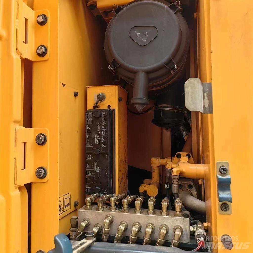 Hyundai 210-9 Wheeled Excavators