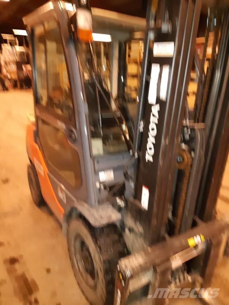 Toyota 02-8FDF30 Diesel Forklifts