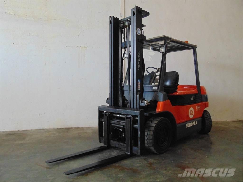 Toyota 7FBMF40 Electric Forklifts