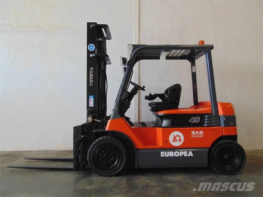 Toyota 7FBMF40 Electric Forklifts