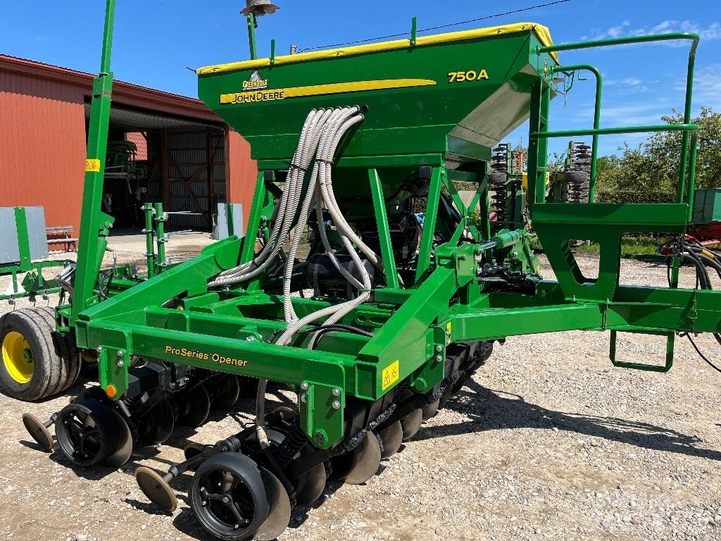 John Deere 750 A Farm Drills