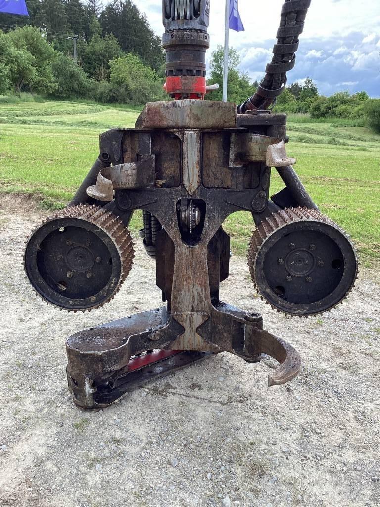 Komatsu S132 Delimbers