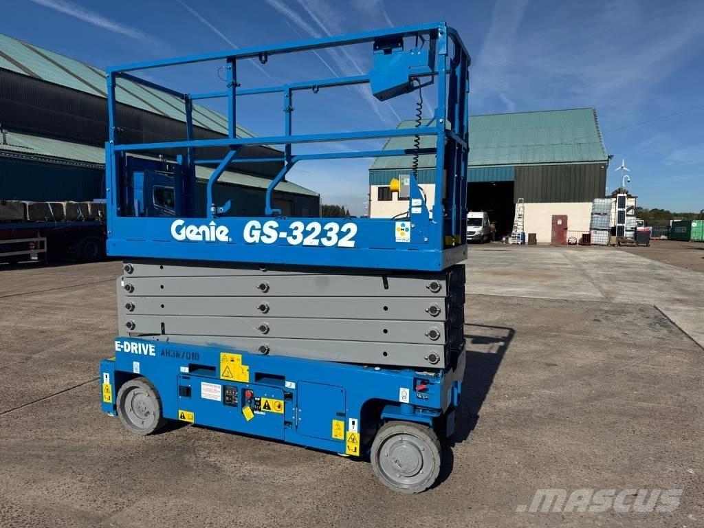 Genie GS 3232 Scissor Lifts