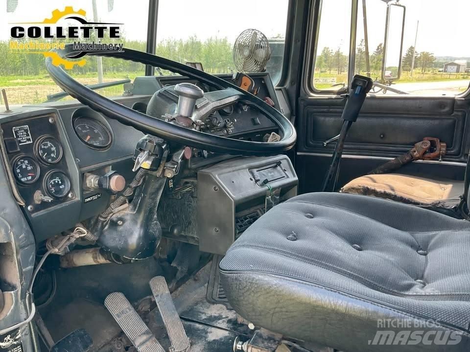 Mack R 688 ST Conventional Trucks / Tractor Trucks