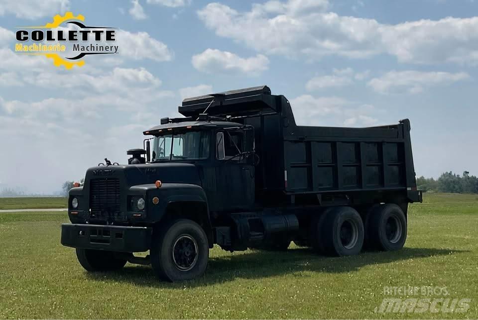 Mack R 688 ST Conventional Trucks / Tractor Trucks