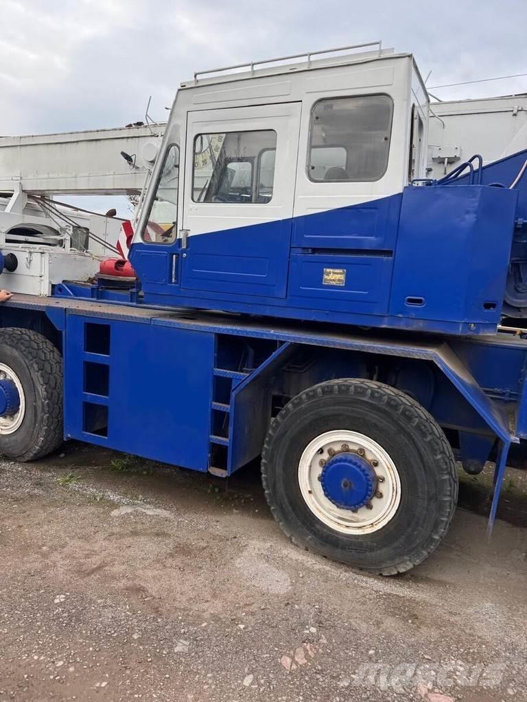 Tadano AR 300E Boom / Crane / Bucket Trucks