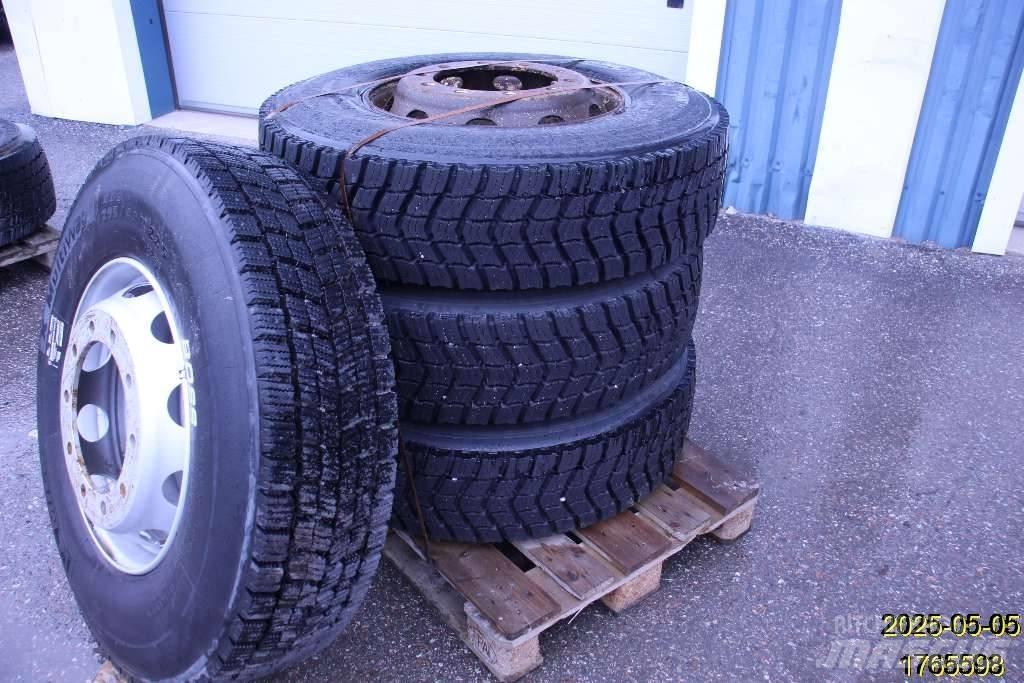 Volvo FM Tires, wheels and rims