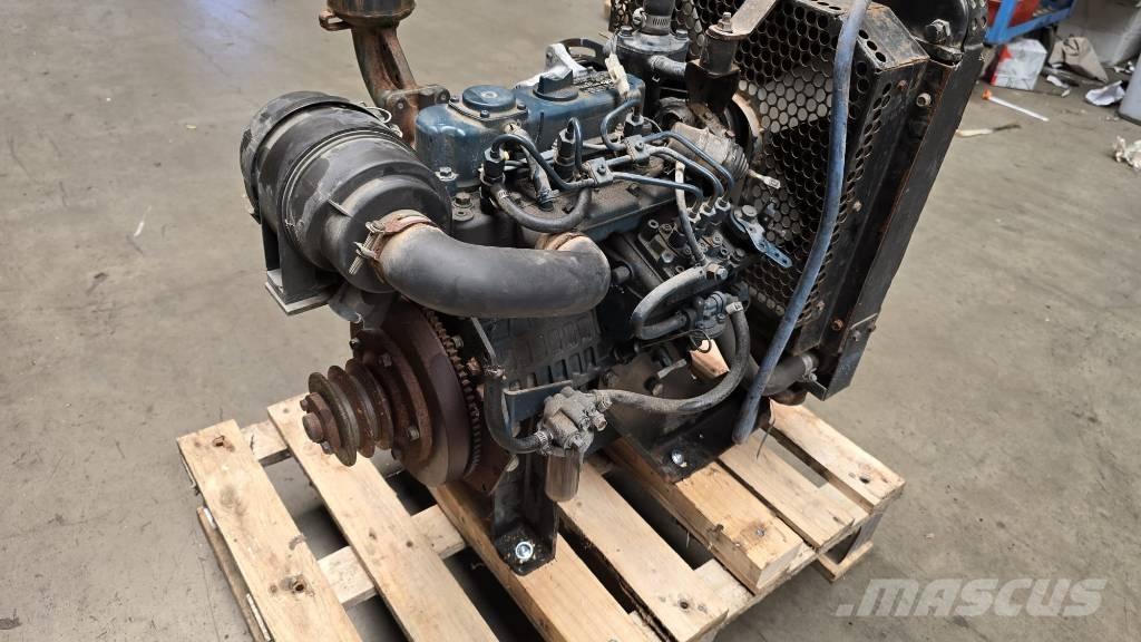 Kubota D902 Engines