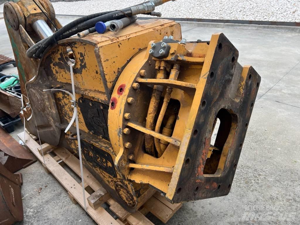 Trevibenne FR 23P Grapples