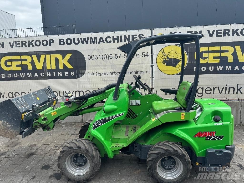 Avant 528 Mini Loader
