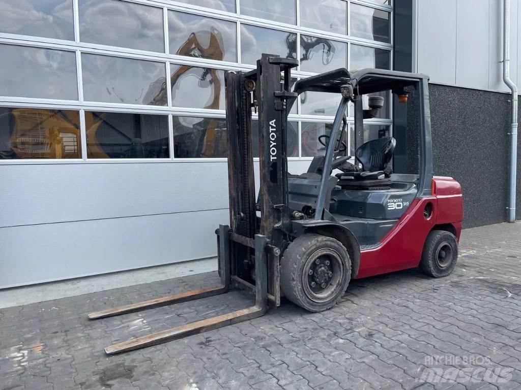 Toyota 02-8DF30 Misc Forklifts