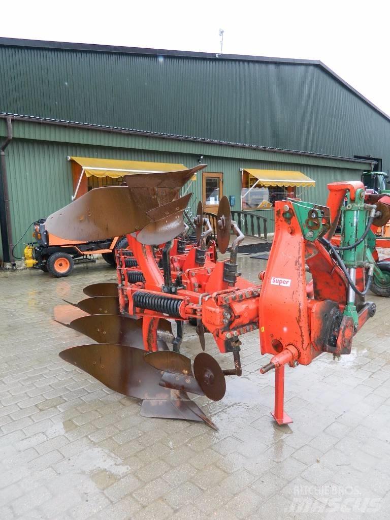 Fraugde 4 Reversible ploughs