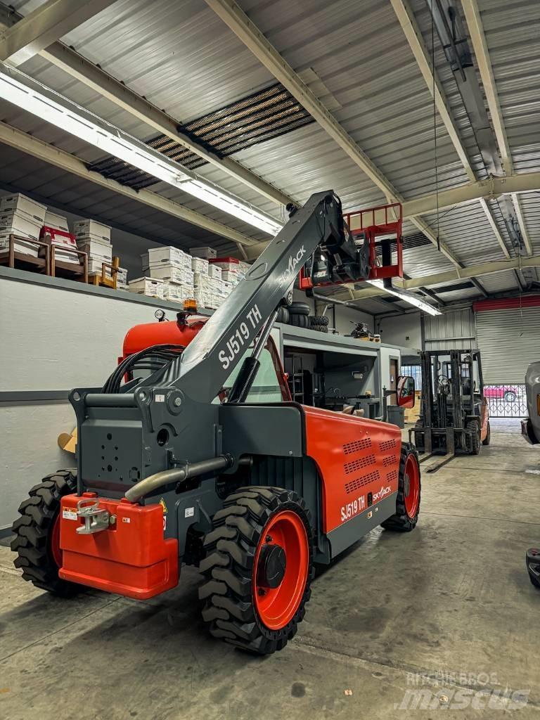 SkyJack SJ 519 TH Telescopic Handlers