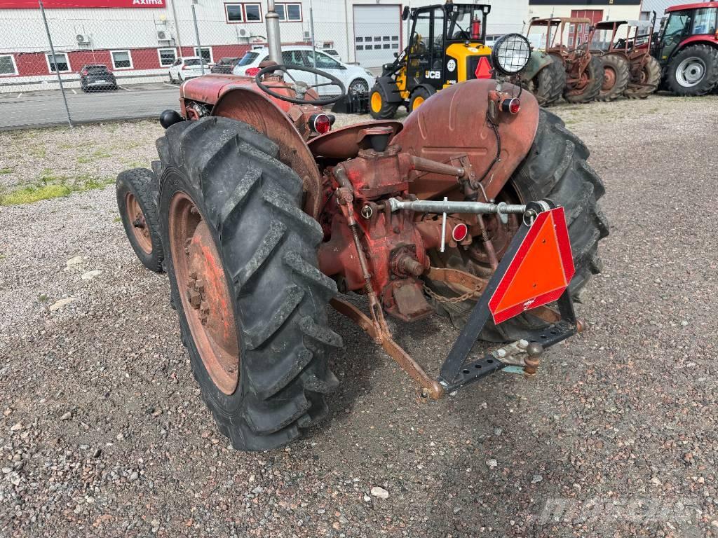 Volvo krabat T-425 Tractors