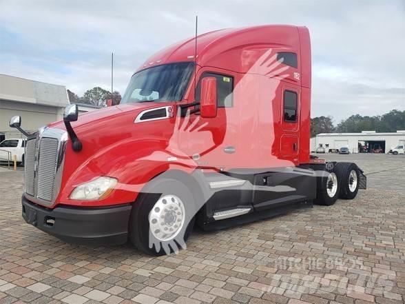 Kenworth T680 Conventional Trucks / Tractor Trucks