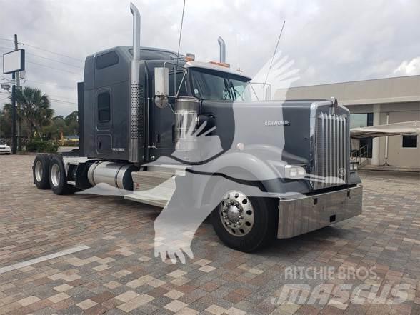 Kenworth W900 Conventional Trucks / Tractor Trucks