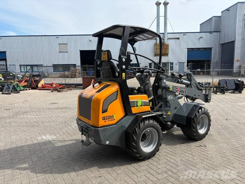 Giant G2200 E Xtra Mini Loader