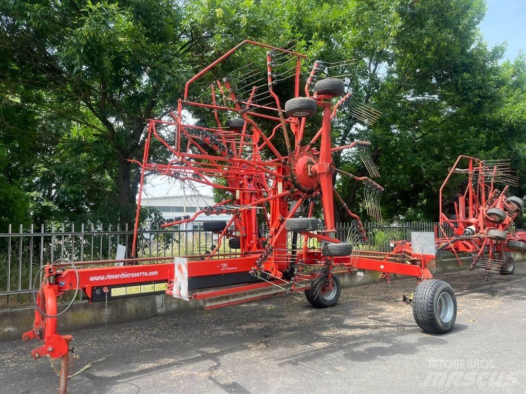 Kuhn GA 8121 Swathers \ Windrowers