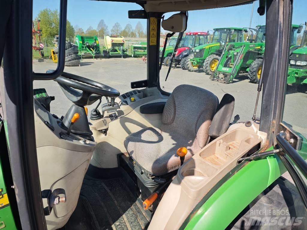 John Deere 3720 Compact tractors