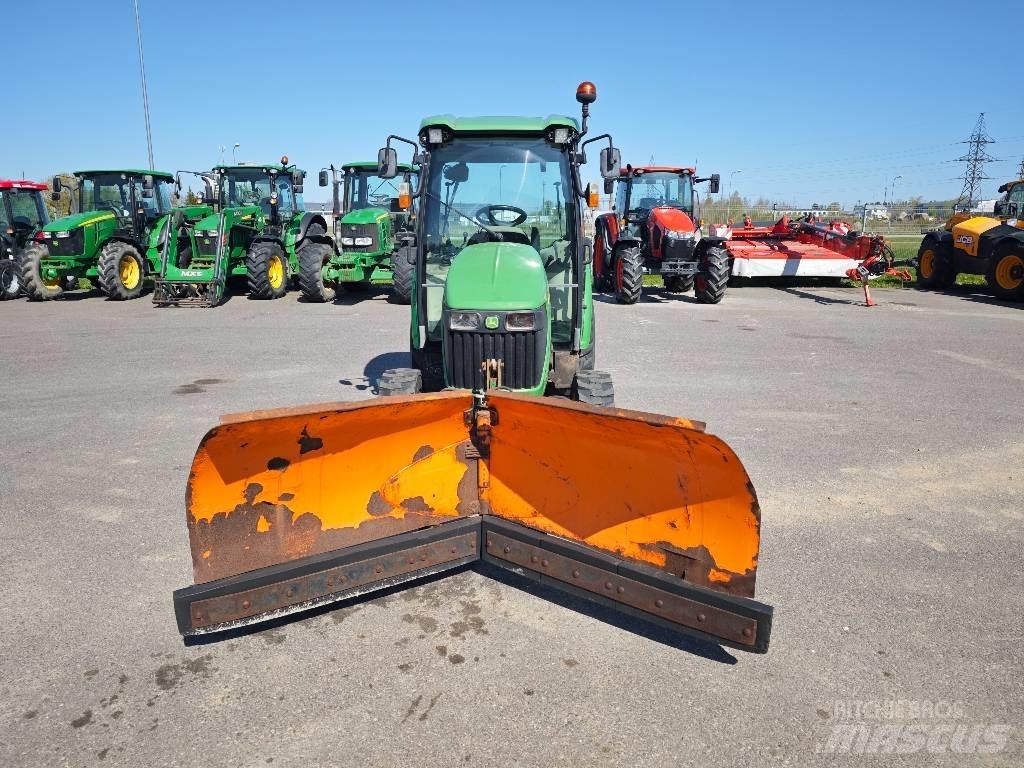 John Deere 3720 Compact tractors